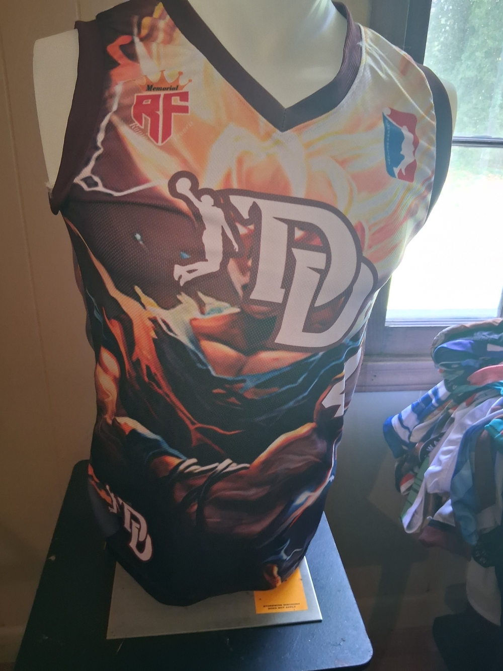 Kids' Sleeveless Basketball Jersey - Black & Orange Graphic